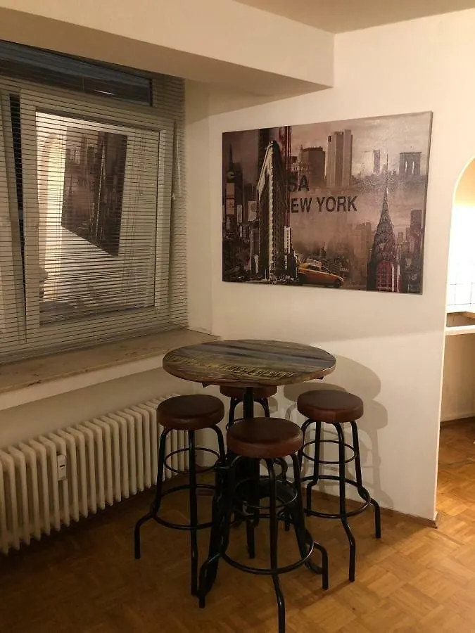 Altstadt Kurzestr Düsseldorf 0*,